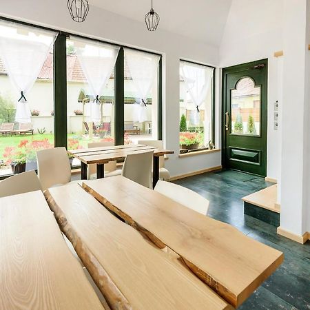 Chic Voyage Hotel Sibiu Bagian luar foto