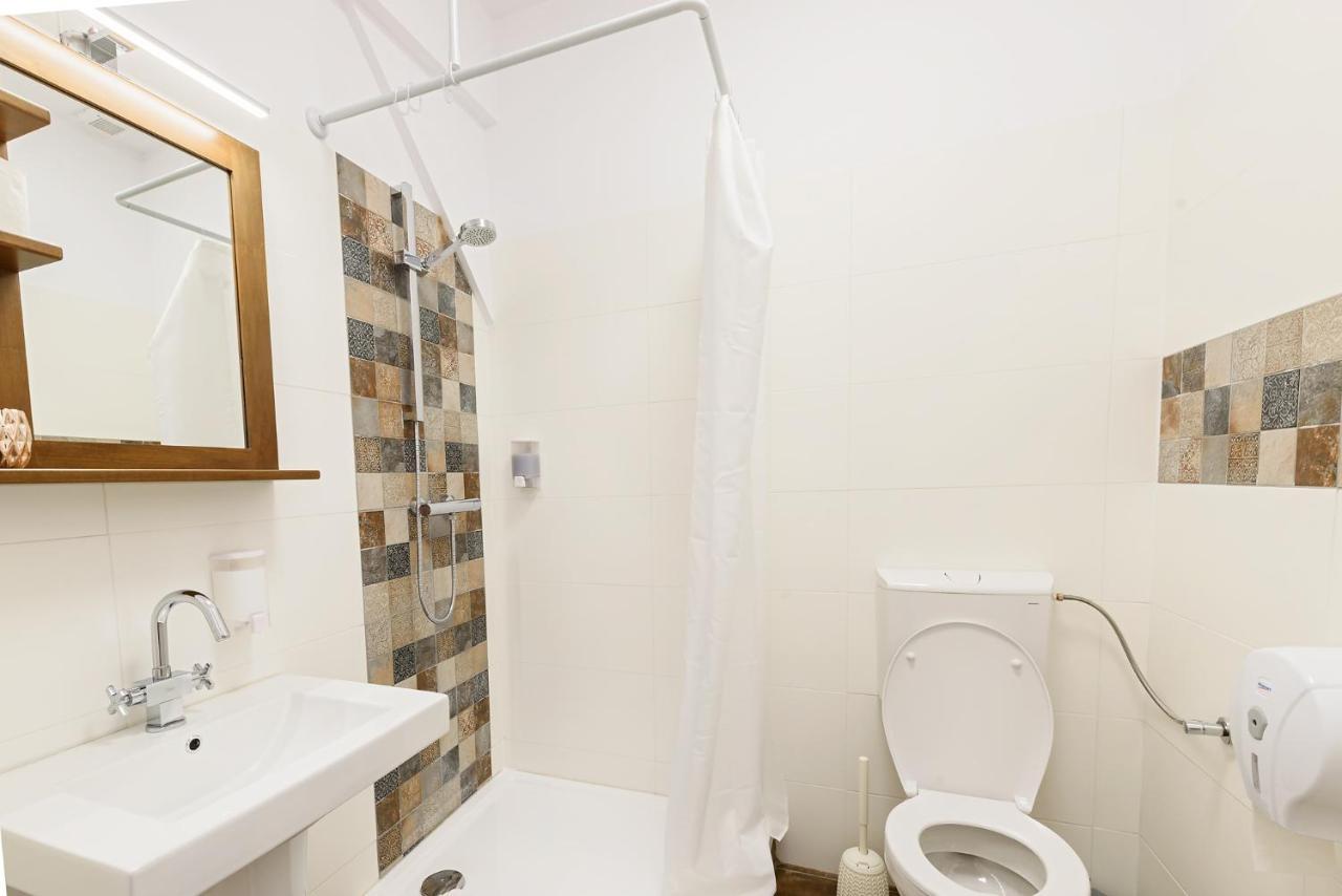 Chic Voyage Hotel Sibiu Bagian luar foto